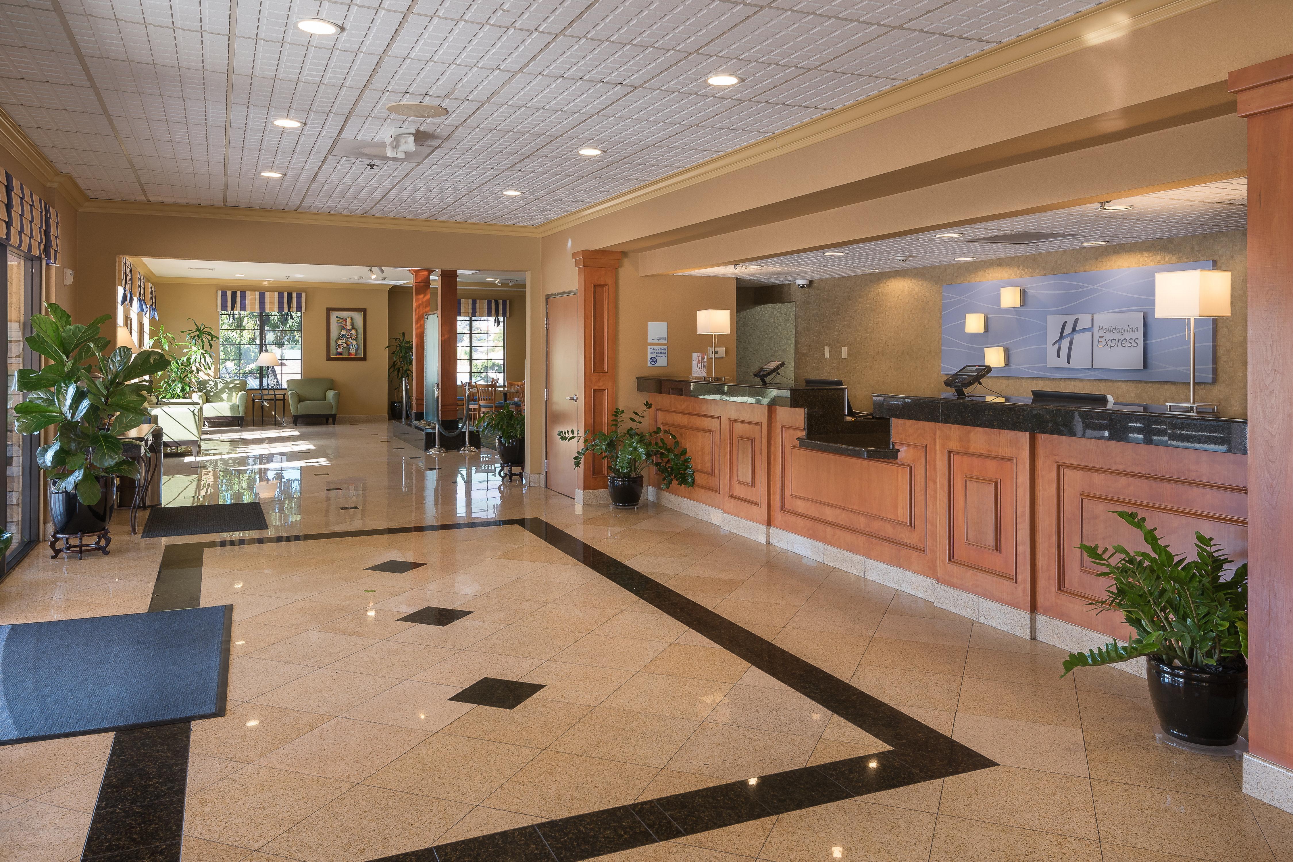 Holiday Inn Express San Diego - Rancho Bernardo, An Ihg Hotel Exterior photo